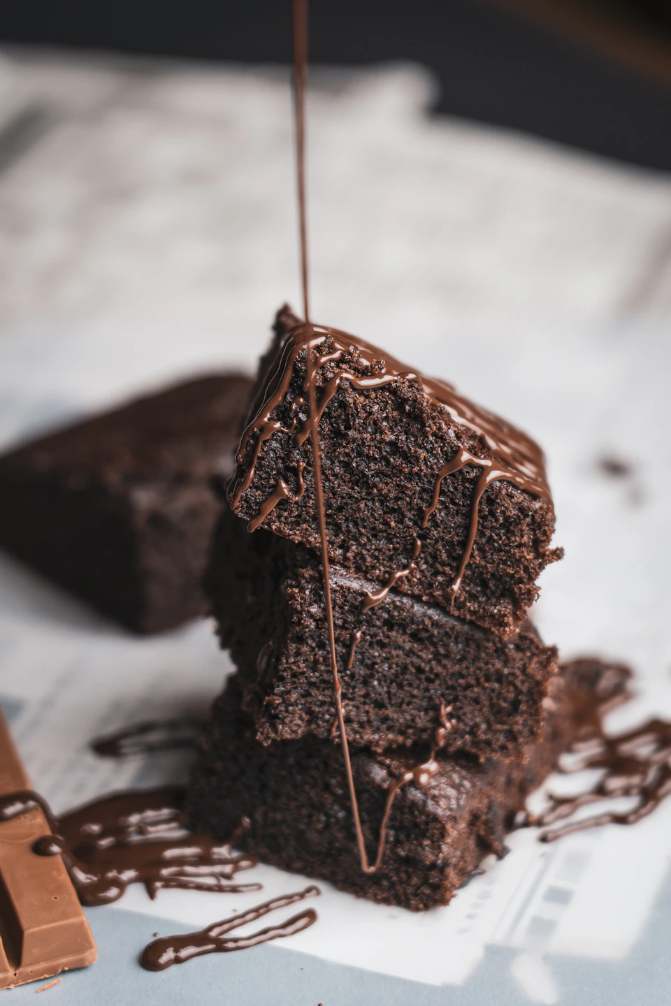 Brownie de chocolate servido como postre