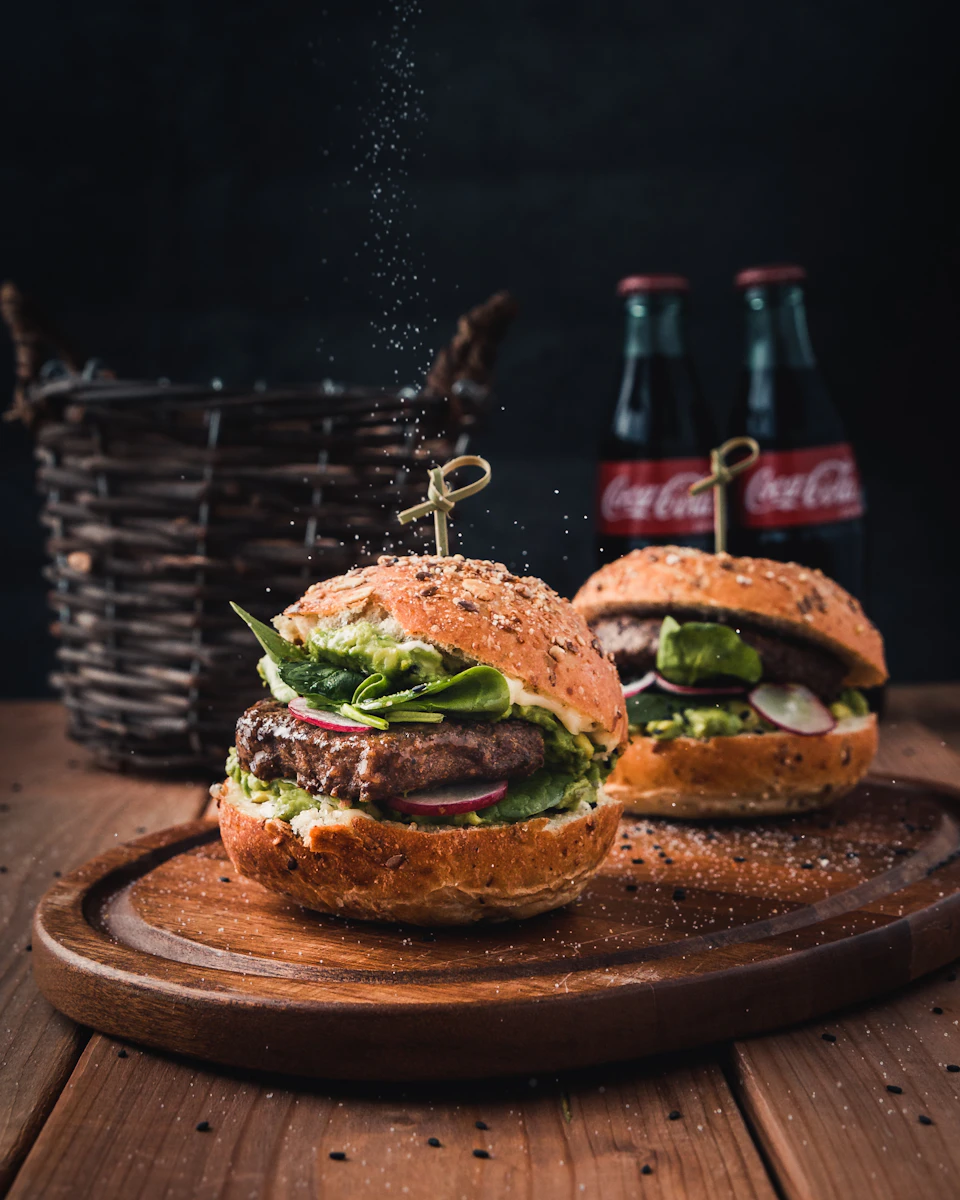 Burger de temporada con queso fundido y cebolla caramelizada