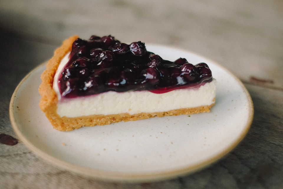 Tarta de queso con frutos rojos